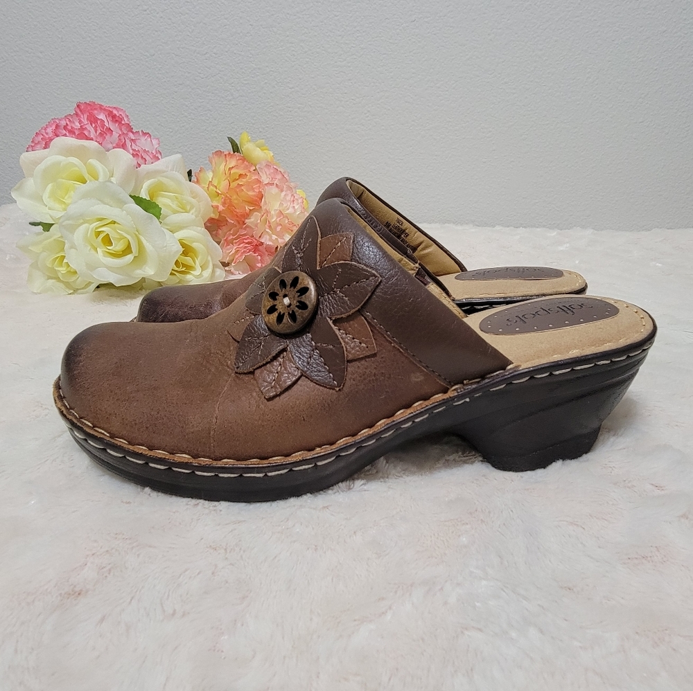 Softspots Lara Clogs Size 9M